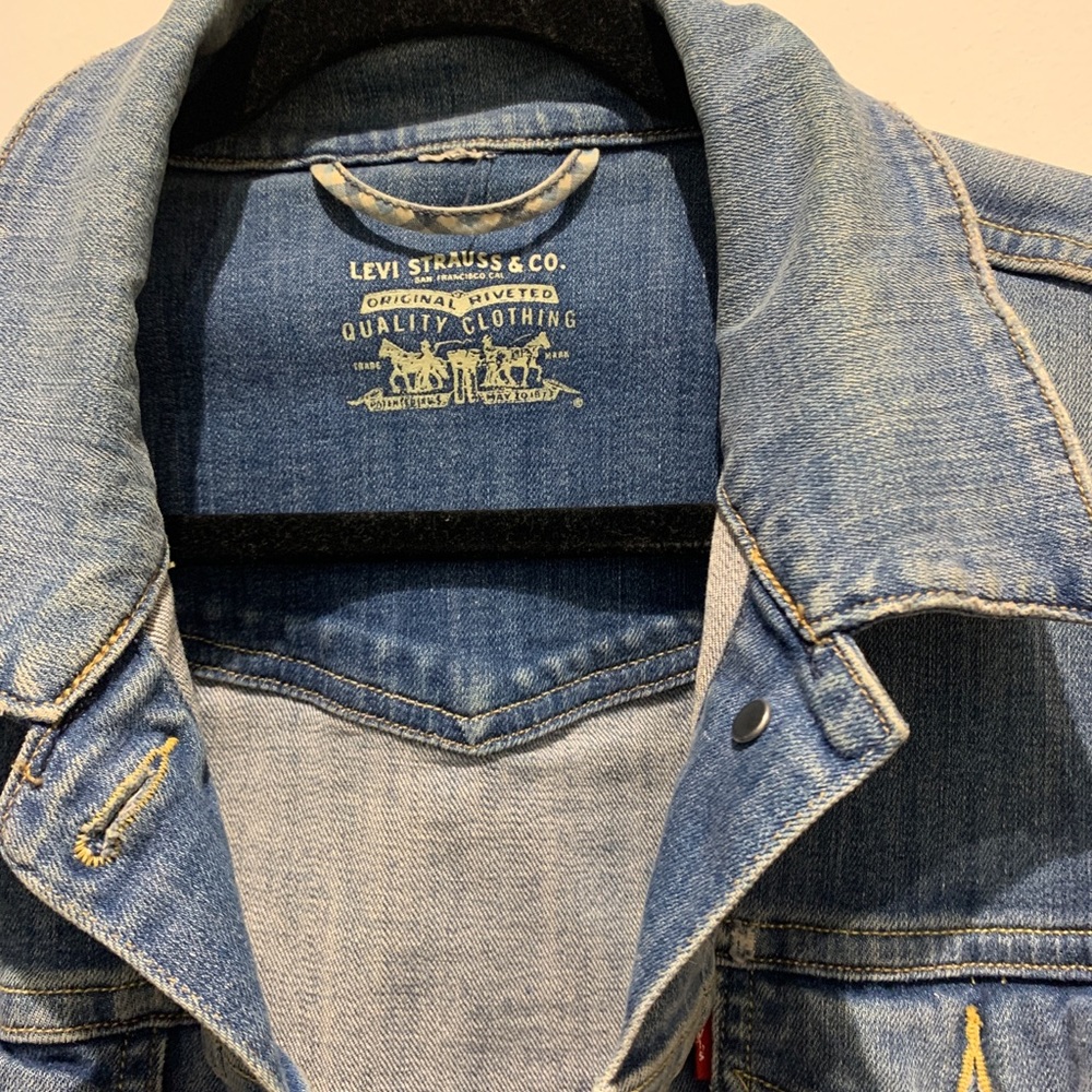 Levi’s denim Jacket - Picture 4 of 7